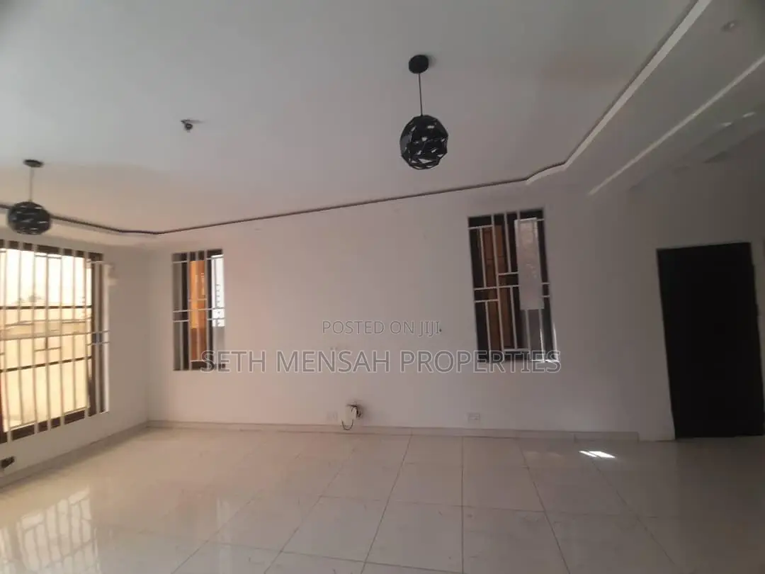 4bdrm House in Skm, Spintex for sale