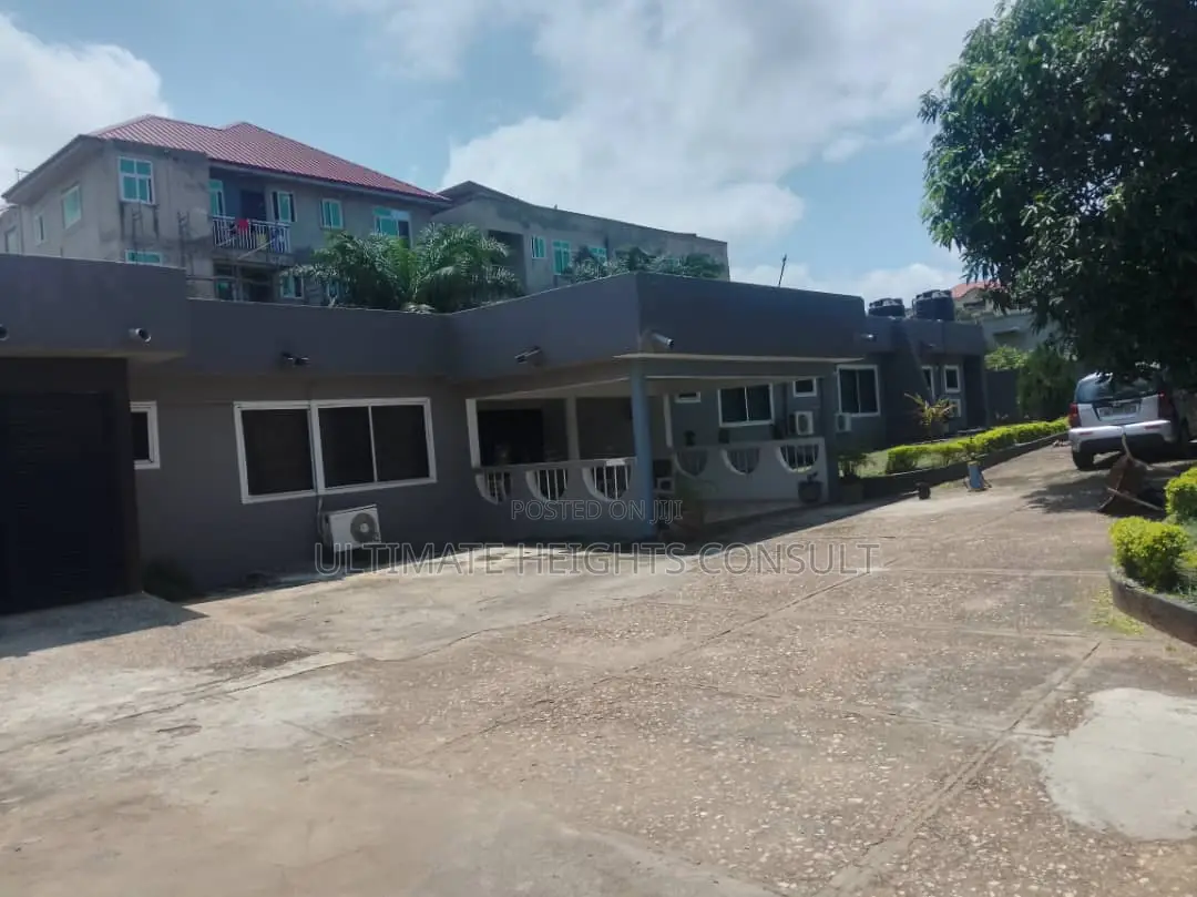 9bdrm House in Lapaz Tabora Number for sale