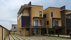 Ensuite Private Room + Starlink Internet -Daily Rate