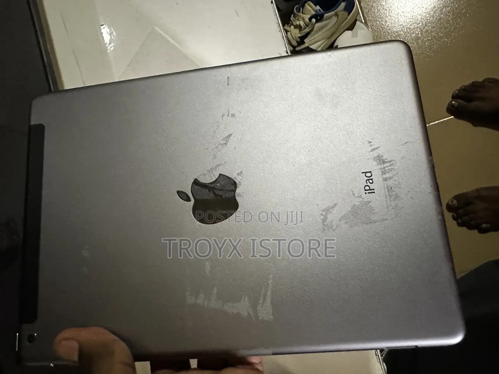 Apple iPad Air 16 GB Gray