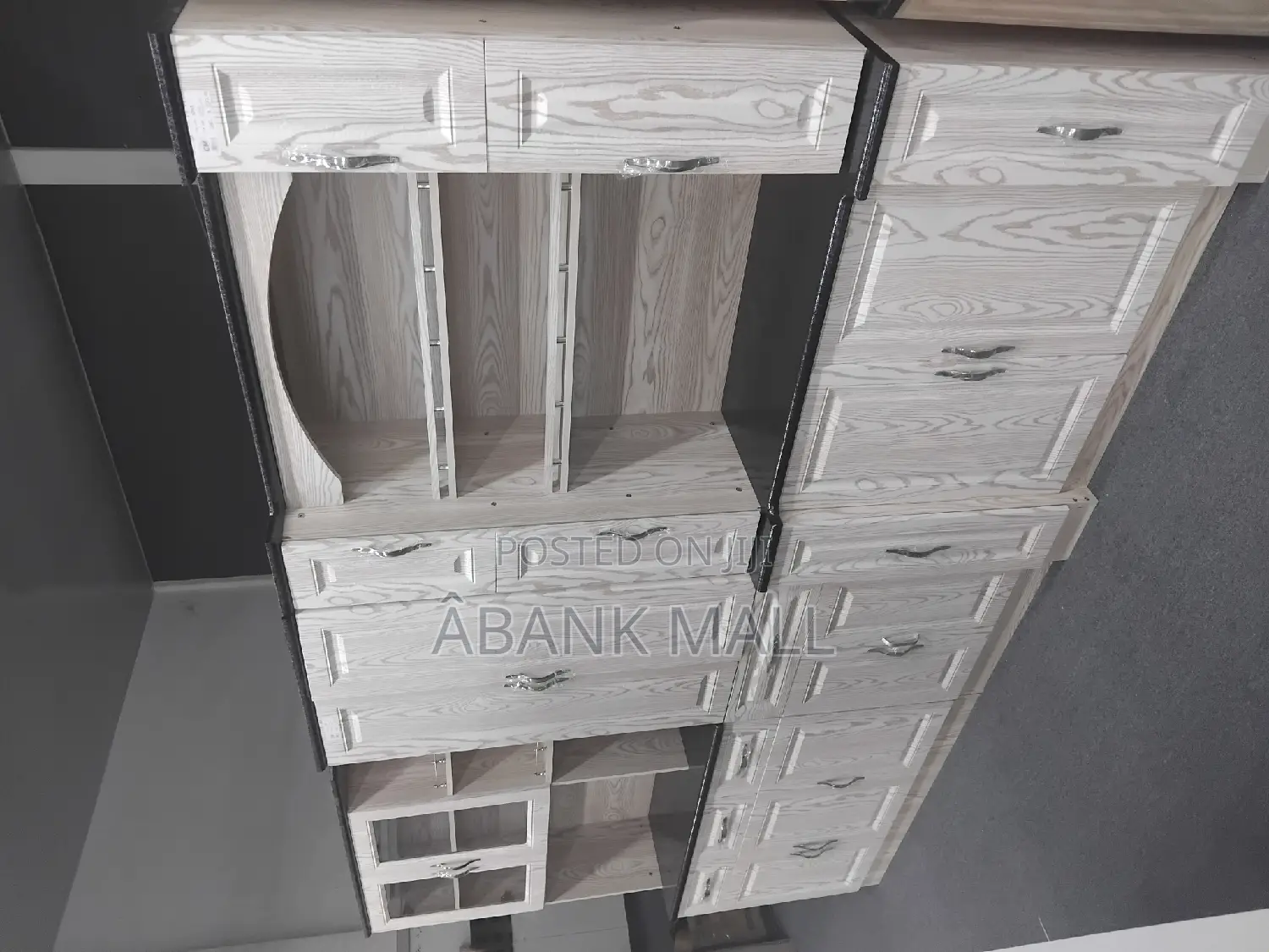 Luxurious 4 Piece Kitchen Cabinet