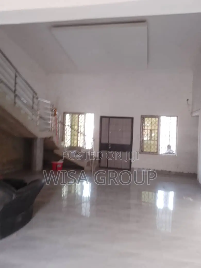 7bdrm Duplex in Wisa Groups, Accra Metropolitan for sale