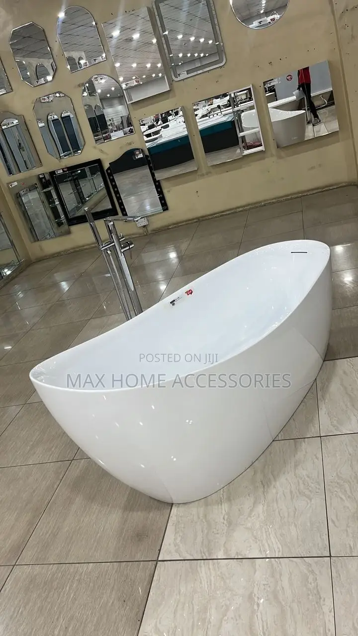 Heavy Bath Tub With Tap