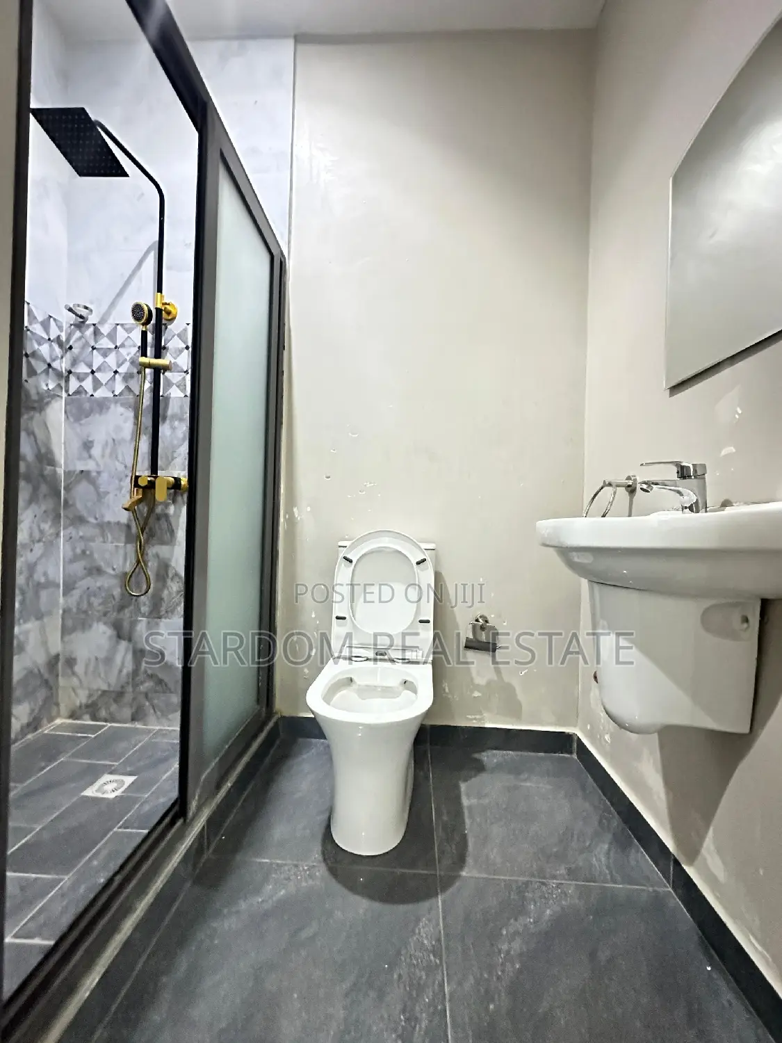 3bdrm Duplex in Adjiriganor for rent