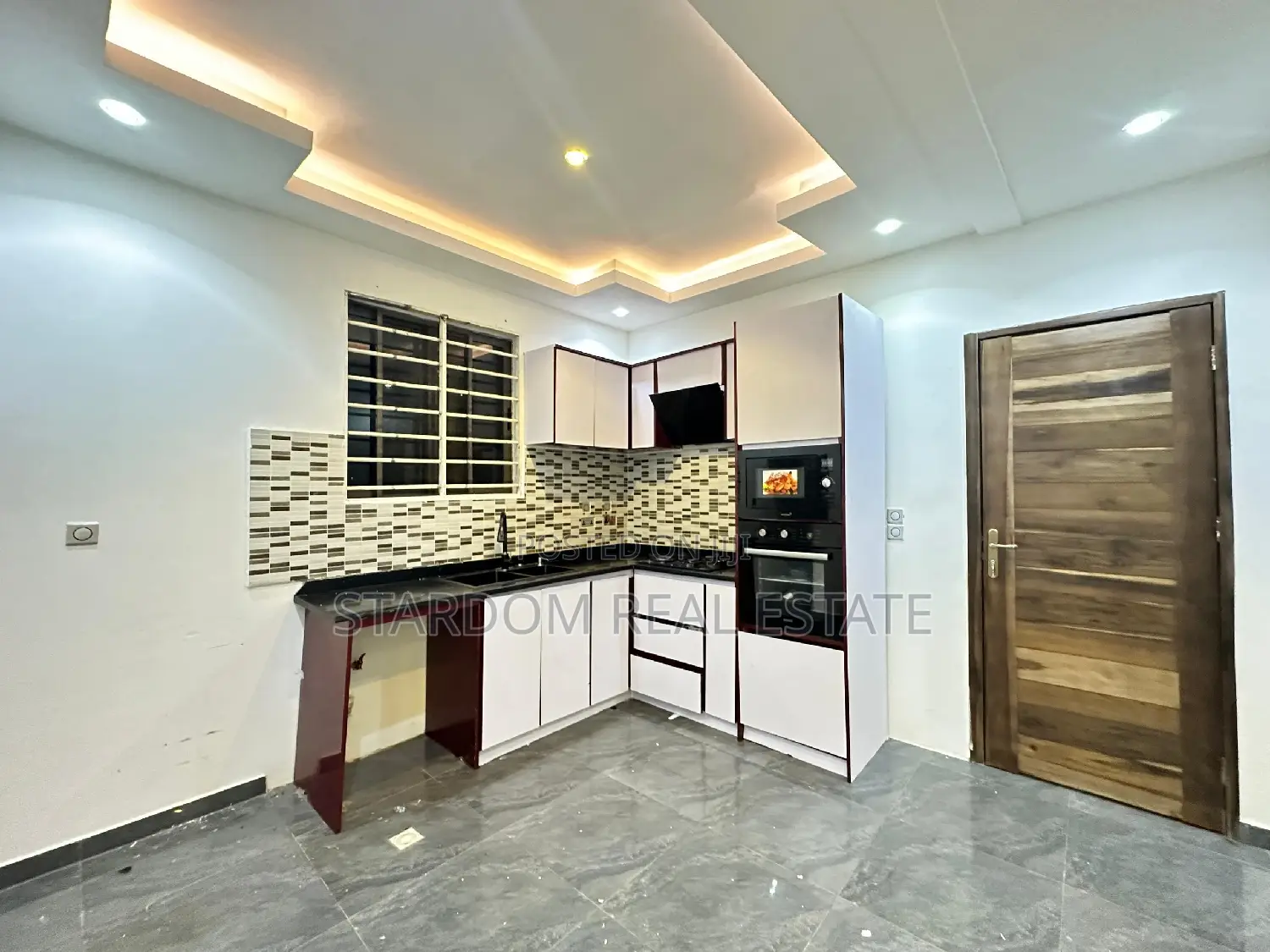 3bdrm Duplex in Adjiriganor for rent