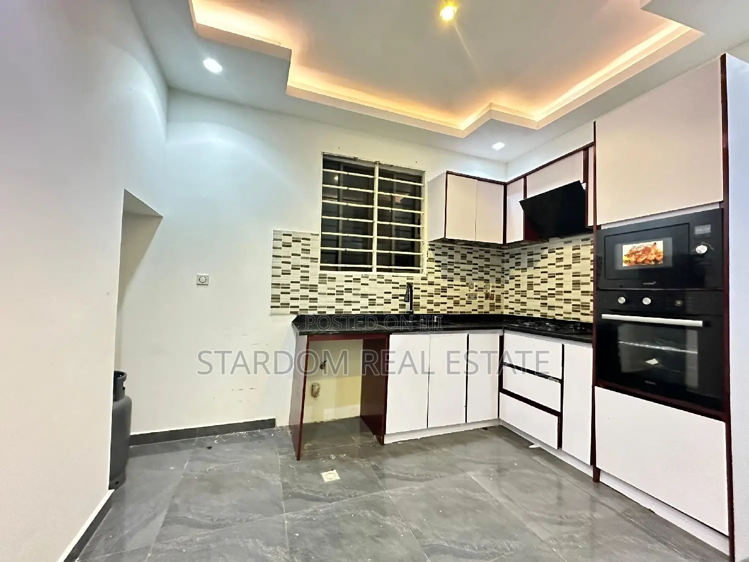 3bdrm Duplex in Adjiriganor for rent