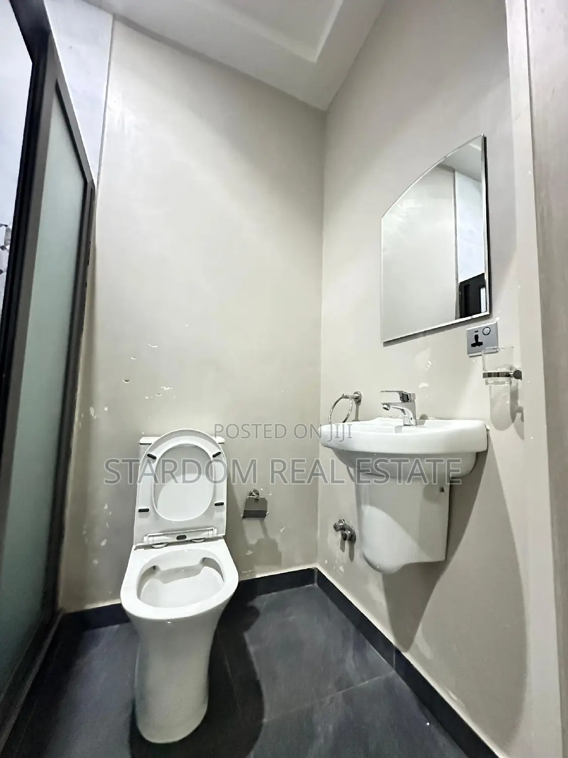 3bdrm Duplex in Adjiriganor for rent