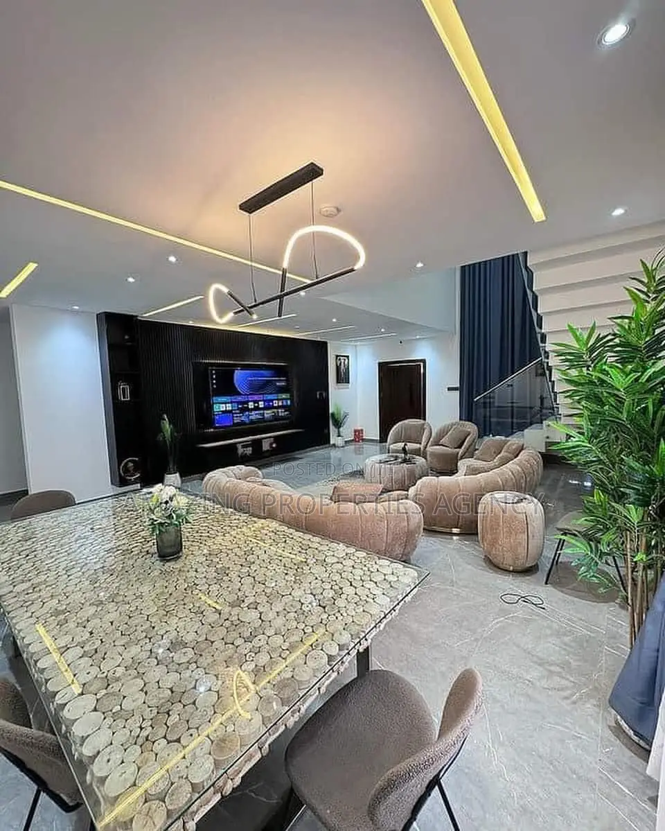 4bdrm House in Ashaley Botwe for sale