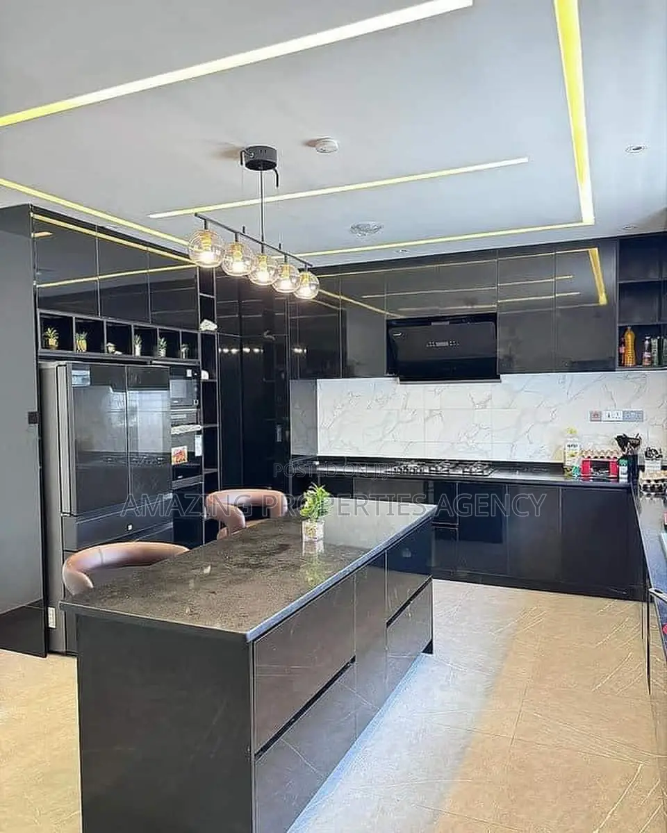 4bdrm House in Ashaley Botwe for sale