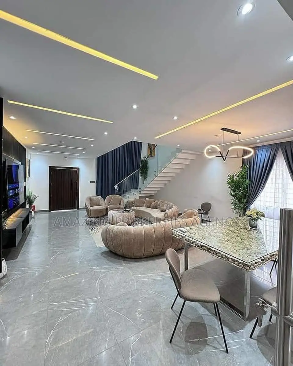 4bdrm House in Ashaley Botwe for sale