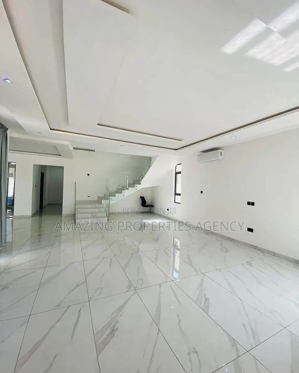 5bdrm House in East Legon for sale