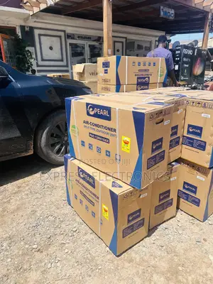 Auto Defrosting— 1.5hp Split R410 Gas Pearl White