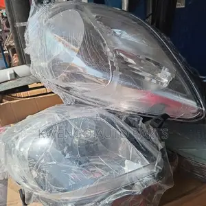 Vitz 2006 Normal Headlight