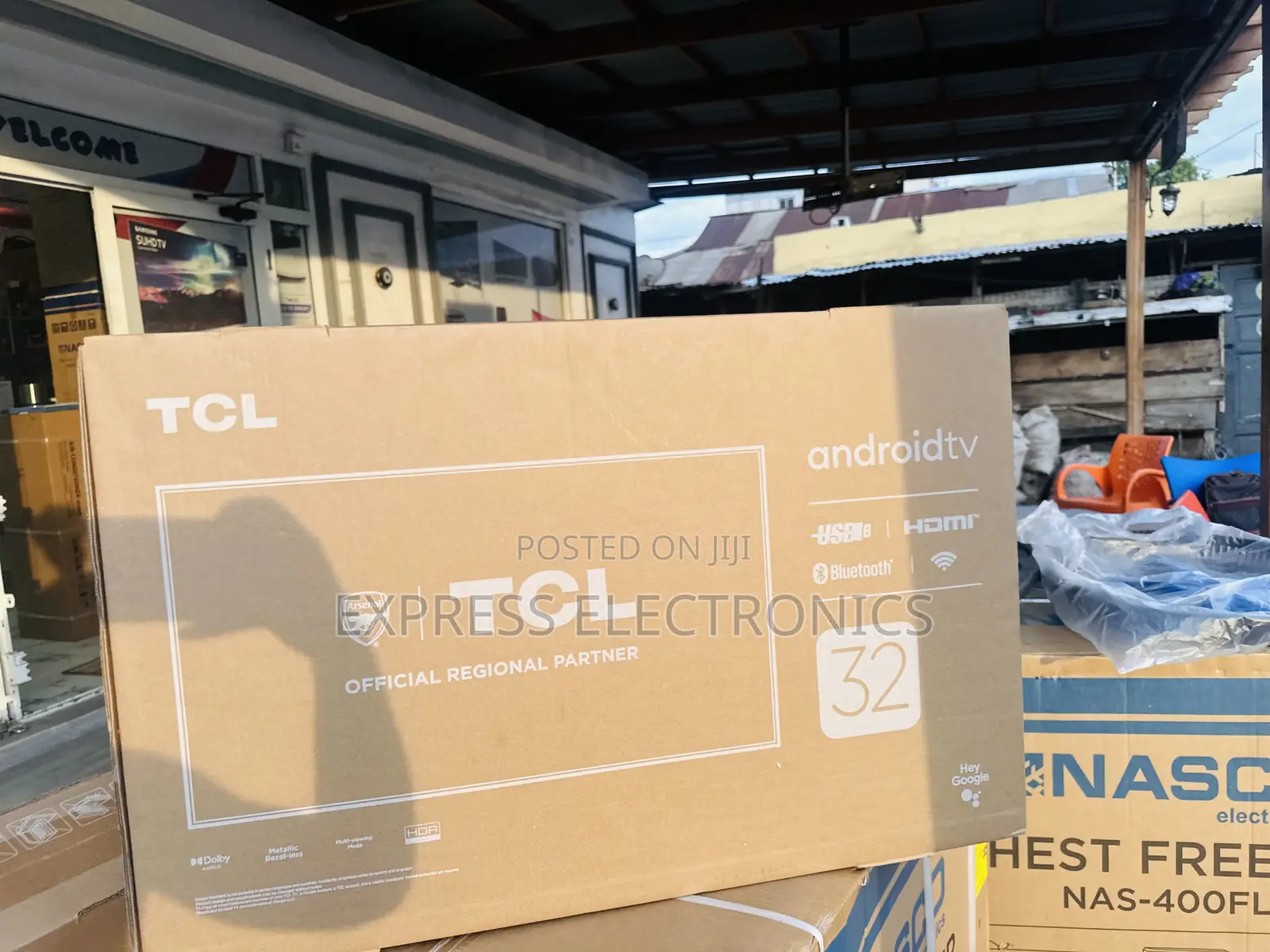 Triluminos Display FHD Smart 32”S5400 Tcl.