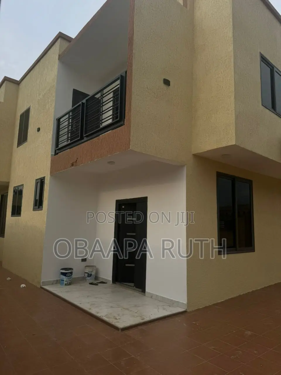 3bdrm Duplex in Adenta for sale