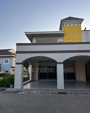 Furnished 4bdrm Townhouse / Terrace in East Legon Near The, Bawaleshie