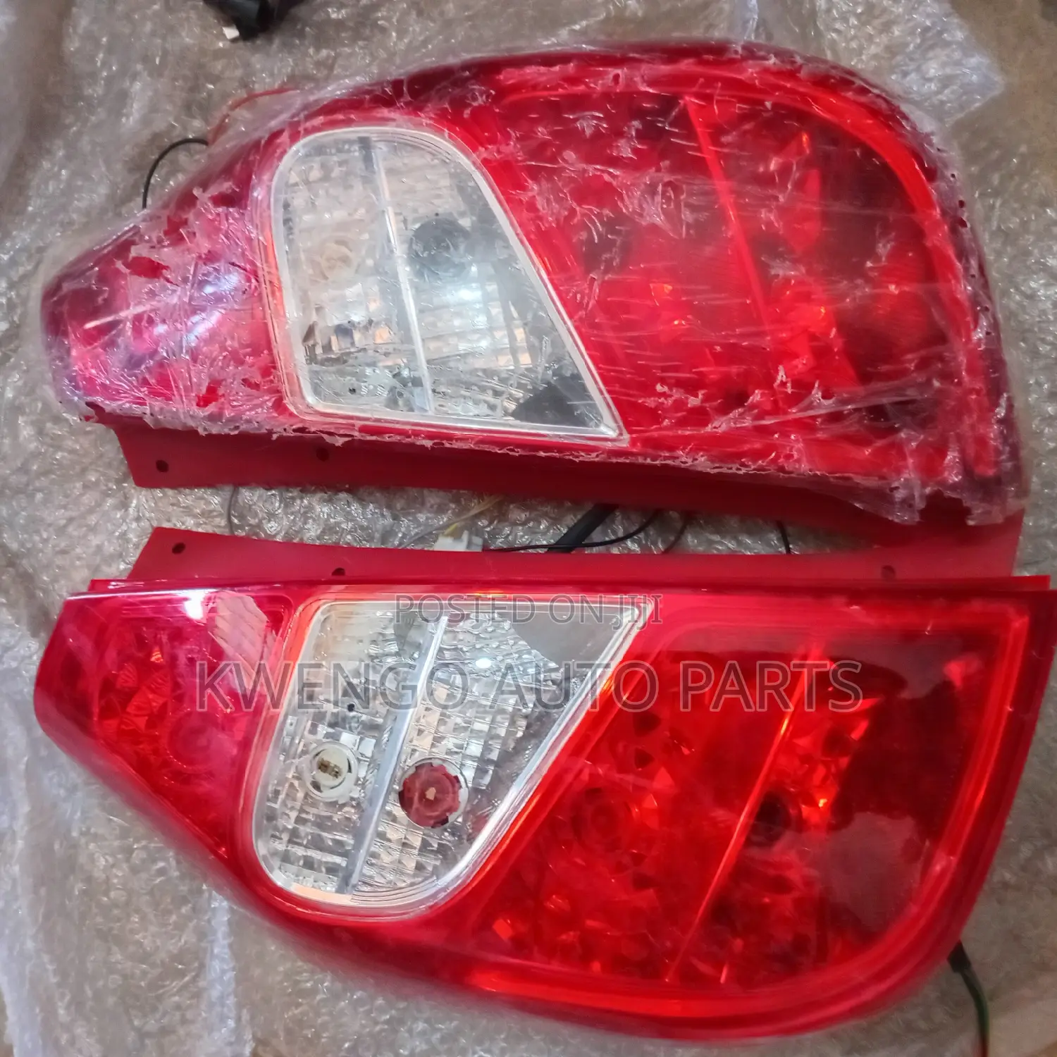 Hyundia I10 2010 -2013 Taillight Pair