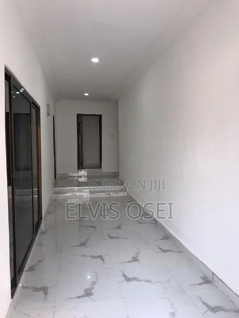 3bdrm House in Top Base Gbawe, Accra Metropolitan for sale