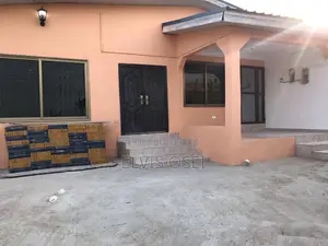 3bdrm House in Top Base Gbawe, Accra Metropolitan for sale