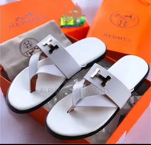 Hemes Slippers