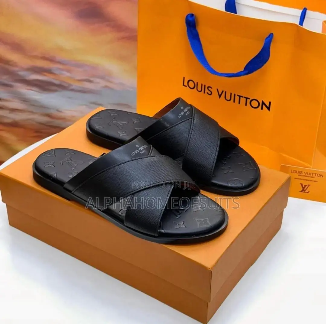 Hemes Slippers
