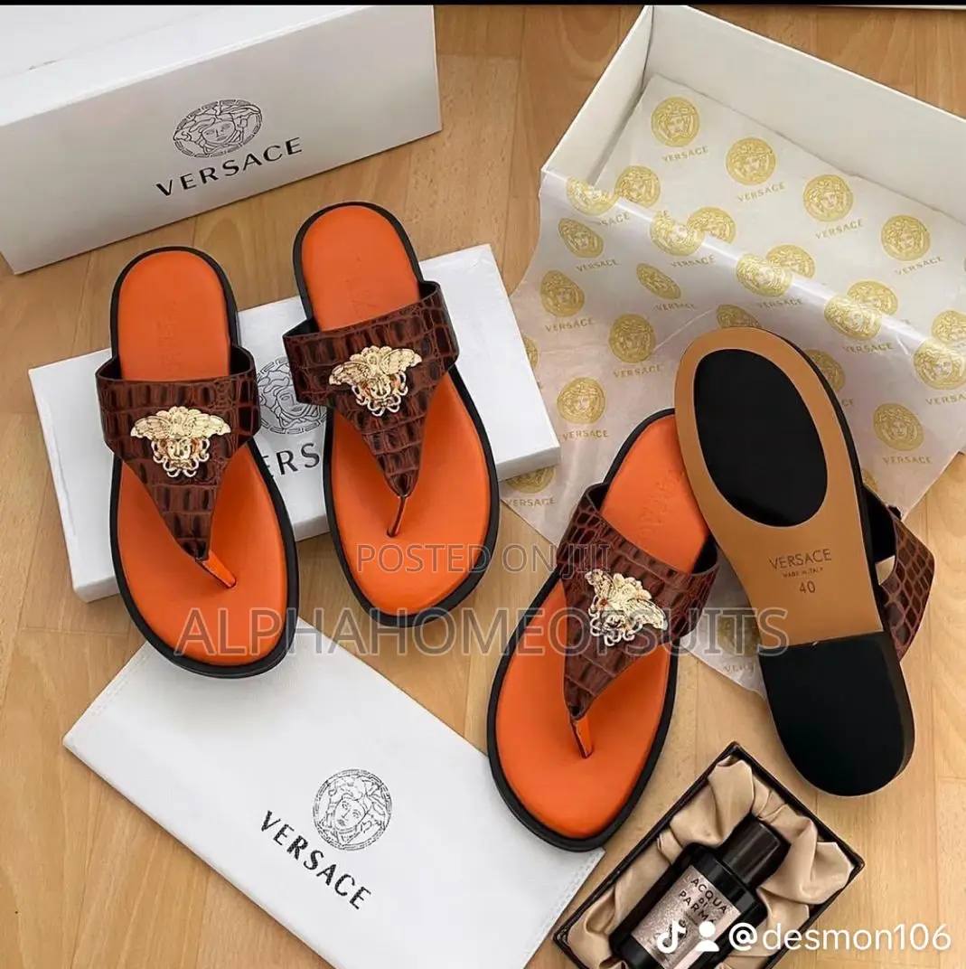 Hemes Slippers
