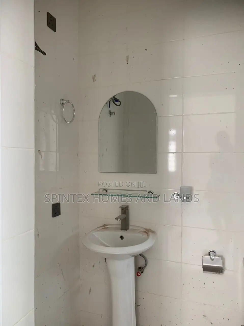 3bdrm House in Batsonaa Total, Spintex for sale