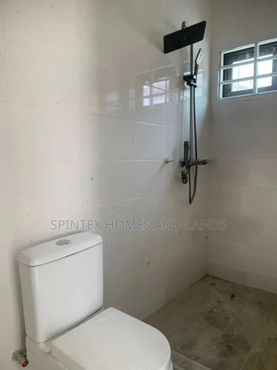 3bdrm House in Batsonaa Total, Spintex for sale