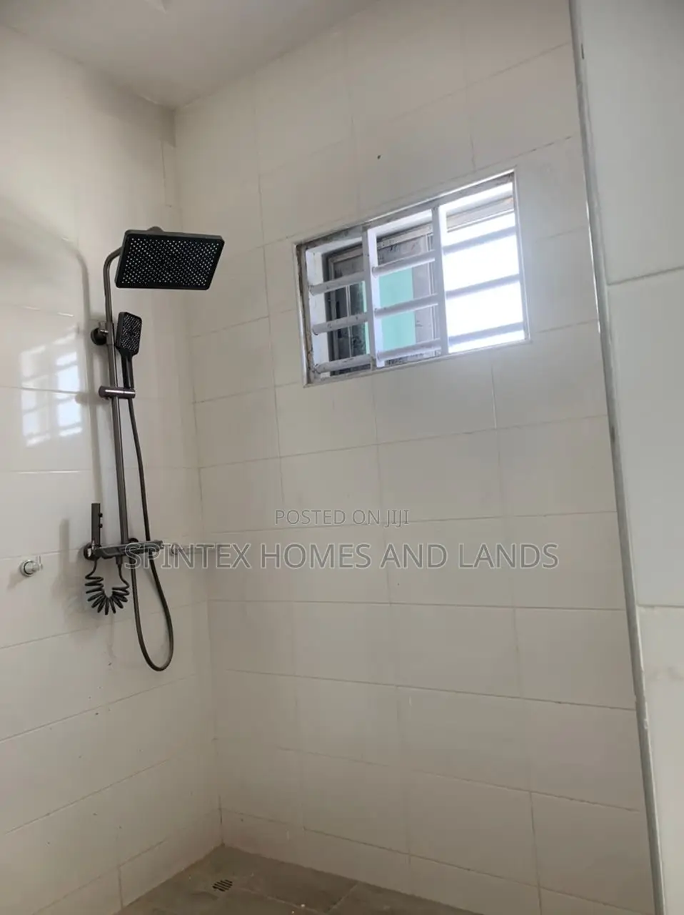 3bdrm House in Batsonaa Total, Spintex for sale