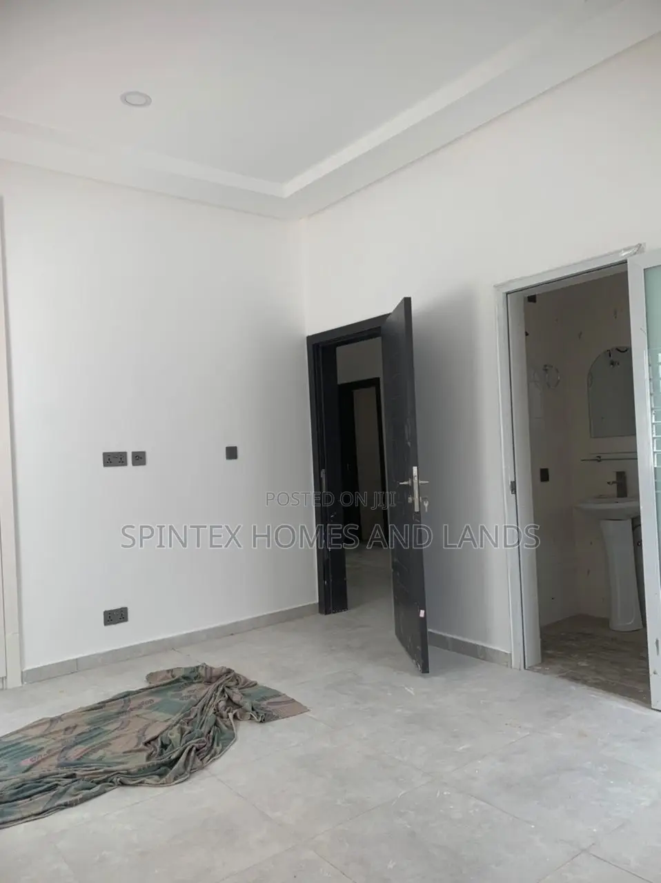 3bdrm House in Batsonaa Total, Spintex for sale