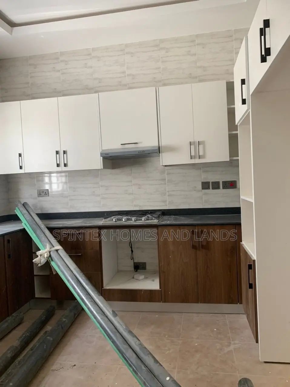 3bdrm House in Batsonaa Total, Spintex for sale