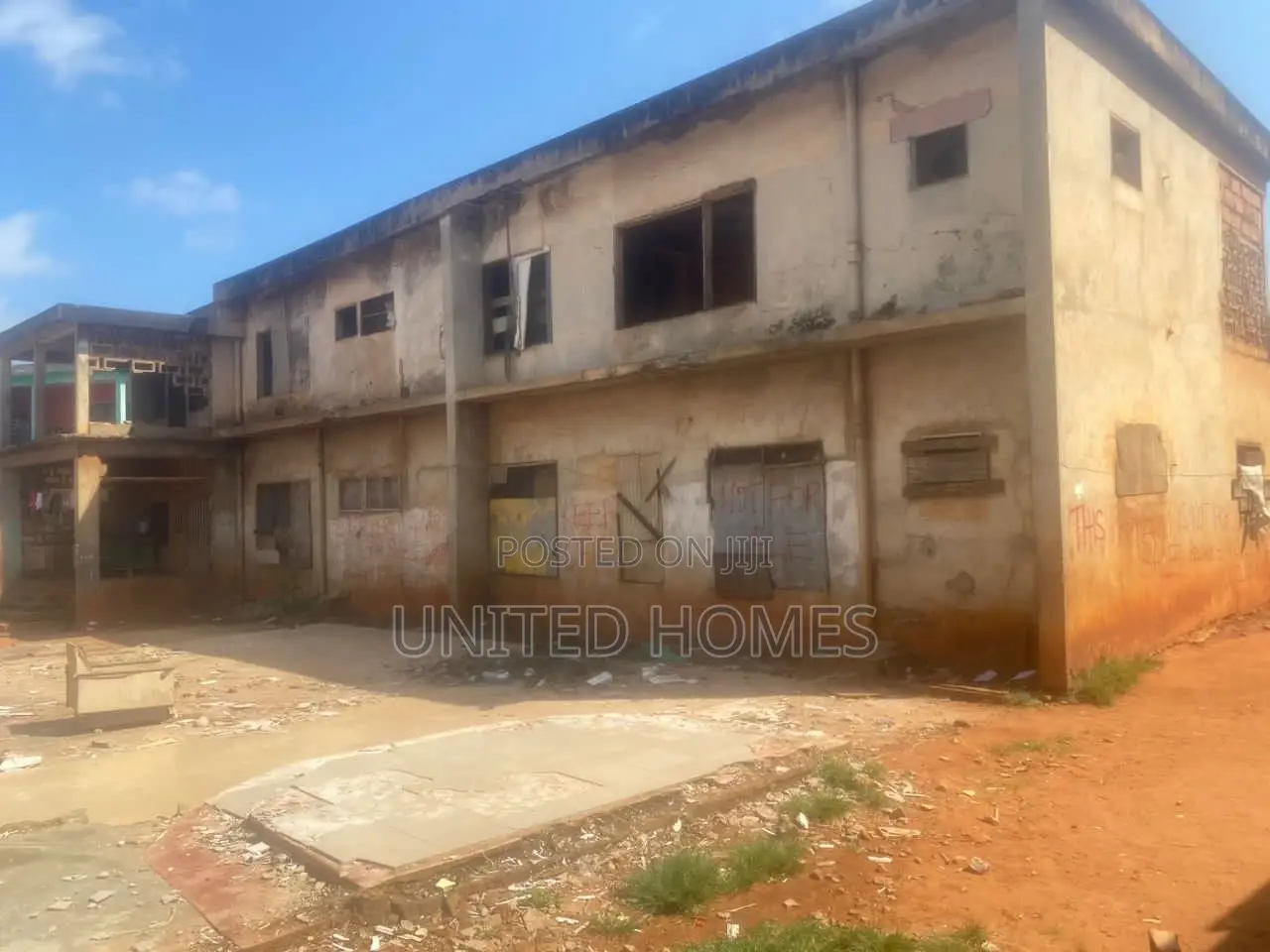 10bdrm House in North Kaneshie for sale