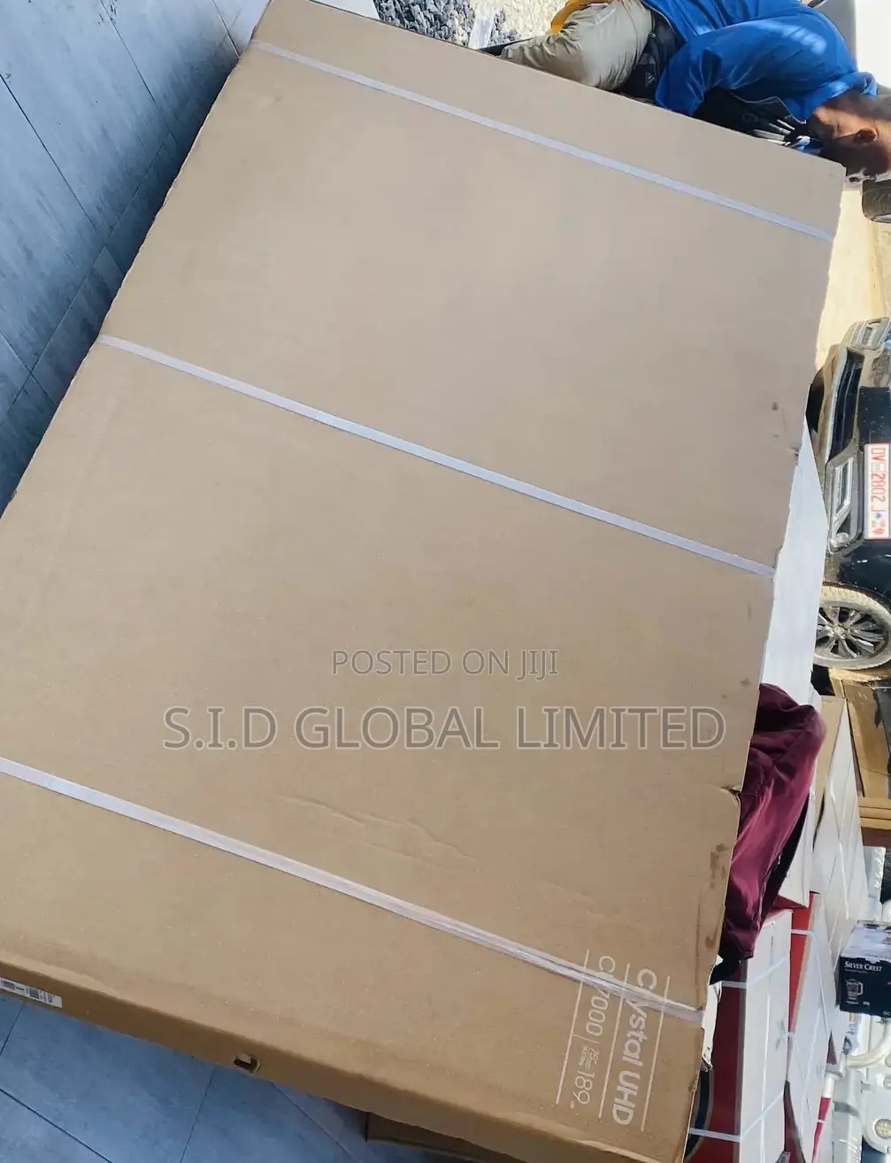Well Designed 75" Crystal UHD CU7000 Smart TV (2023)