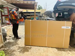 UHD Smart Glossy Screen 75”Cu8000 Samsung Display Tv