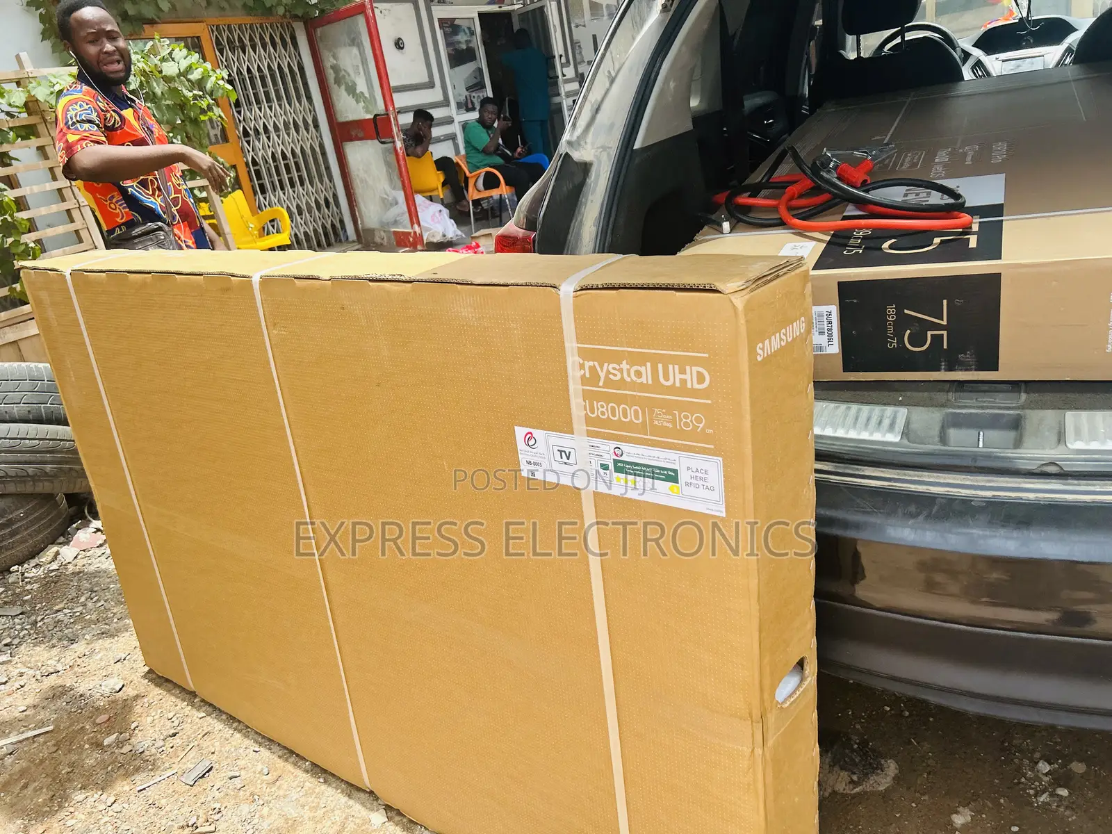 UHD Smart Glossy Screen 75”Cu8000 Samsung Display Tv