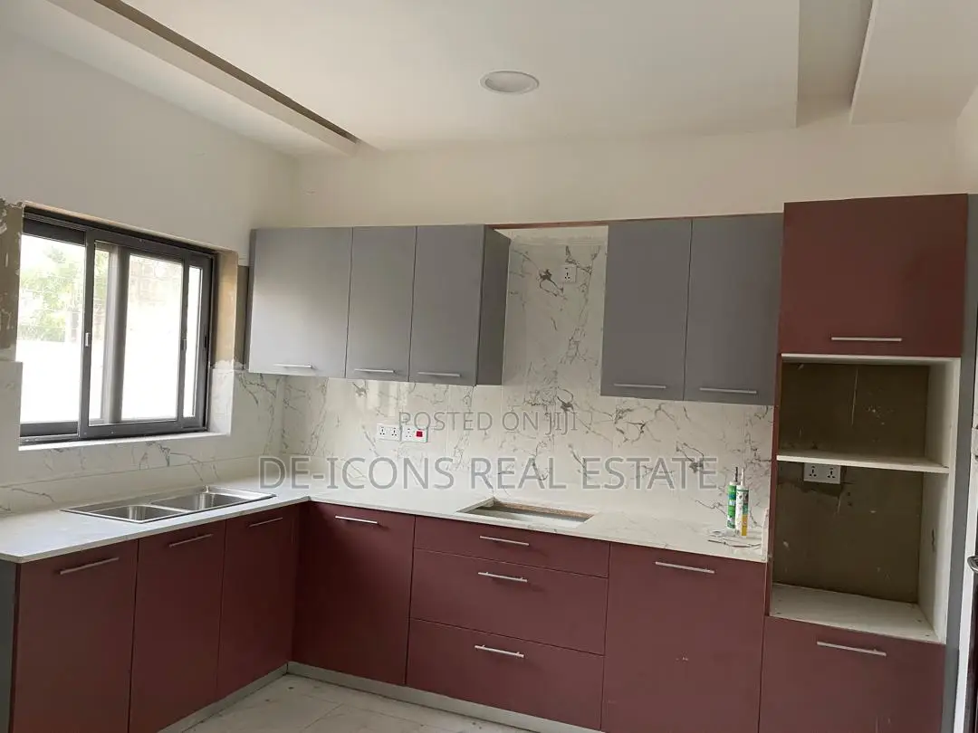 3bdrm Mansion in De-Icons Real Estate, East Legon for sale