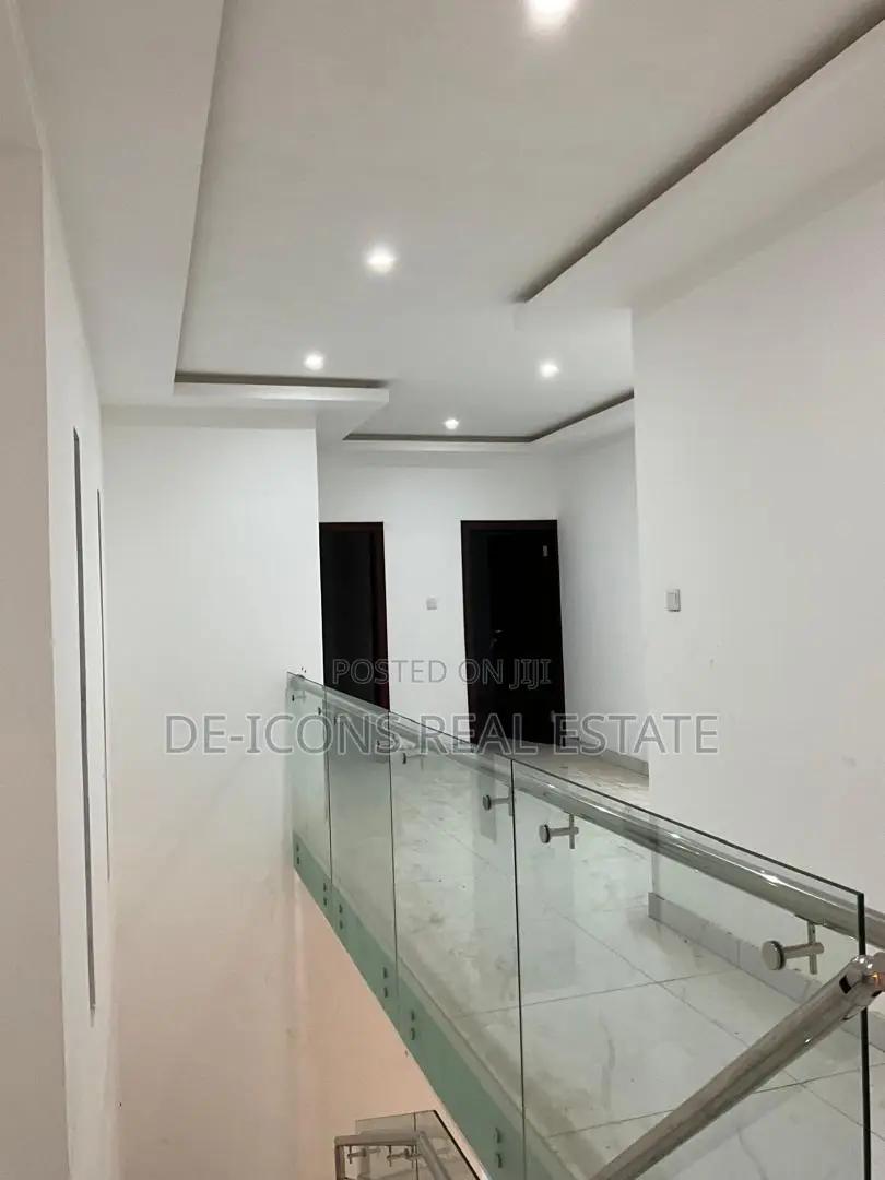 3bdrm Mansion in De-Icons Real Estate, East Legon for sale