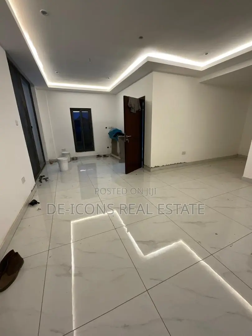 3bdrm Mansion in De-Icons Real Estate, East Legon for sale