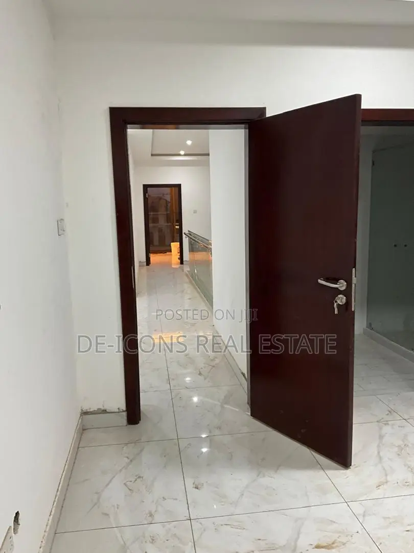 3bdrm Mansion in De-Icons Real Estate, East Legon for sale