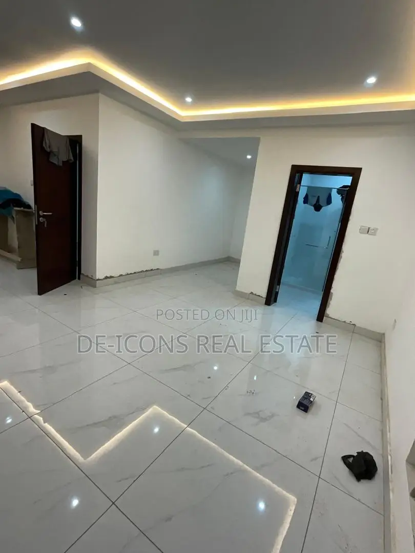 3bdrm Mansion in De-Icons Real Estate, East Legon for sale