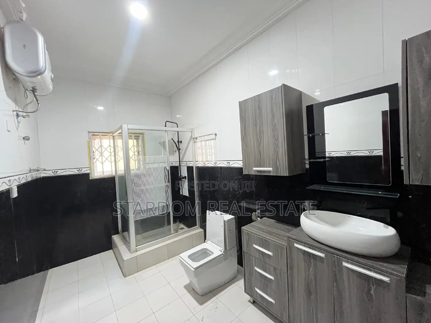 4bdrm Duplex in Adjiriganor for rent