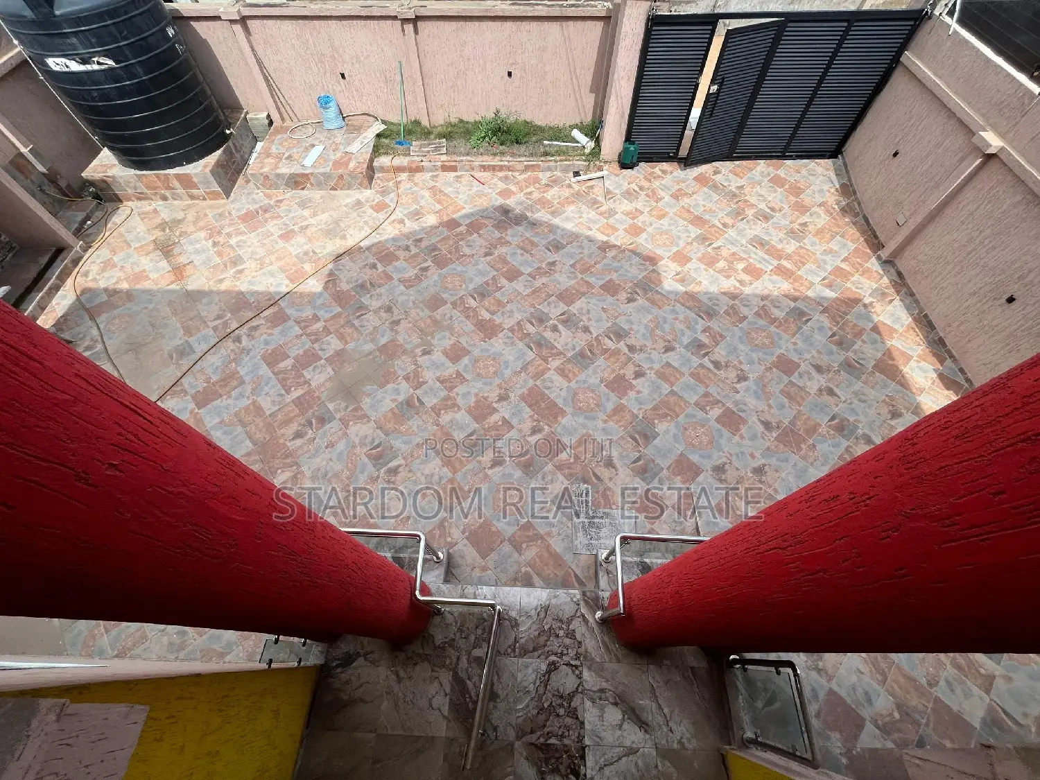 4bdrm Duplex in Adjiriganor for rent