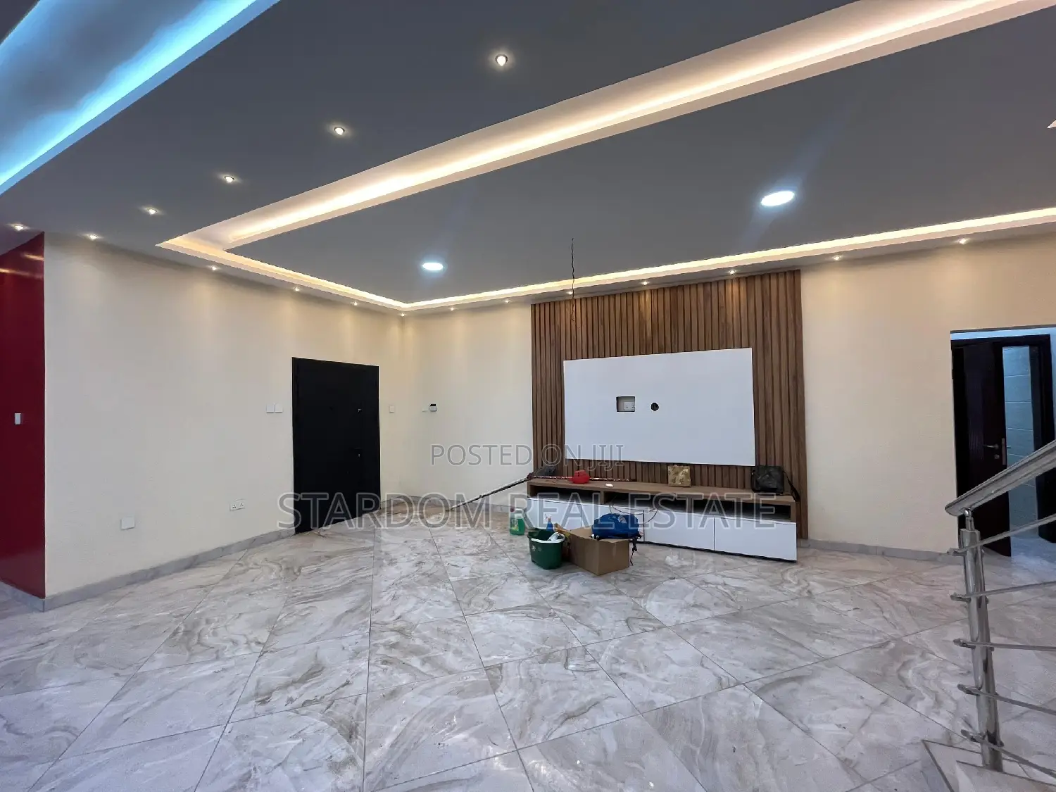 4bdrm Duplex in Adjiriganor for rent