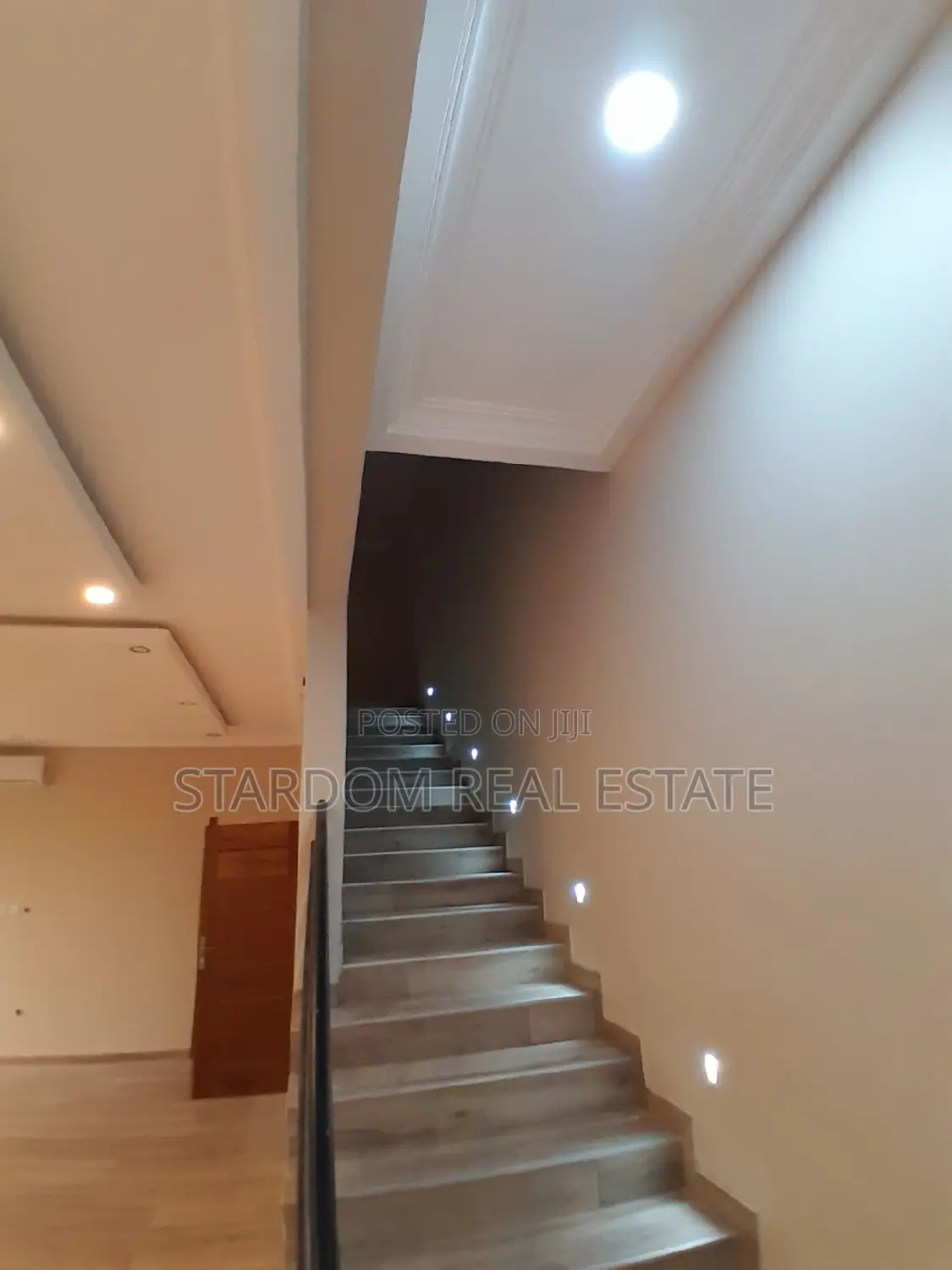 3bdrm Duplex in Adjiriganor for rent
