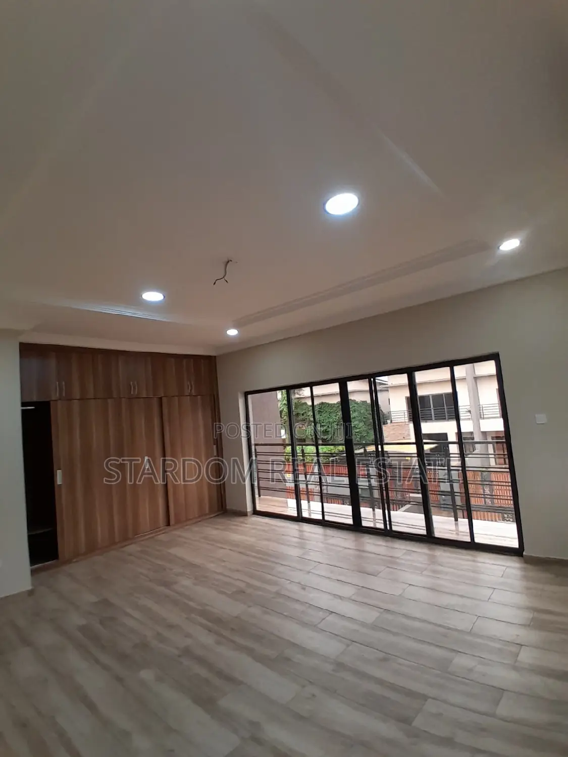3bdrm Duplex in Adjiriganor for rent