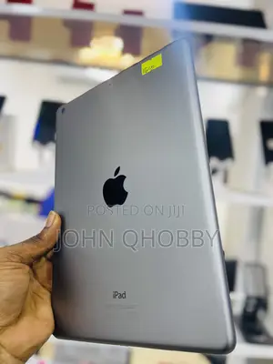 Apple iPad Air 16 GB Gray