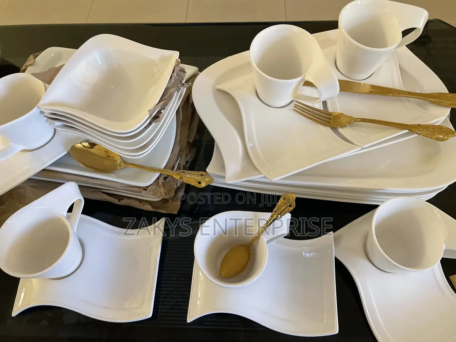 Luxury Curvy Dinnerset 30pcs