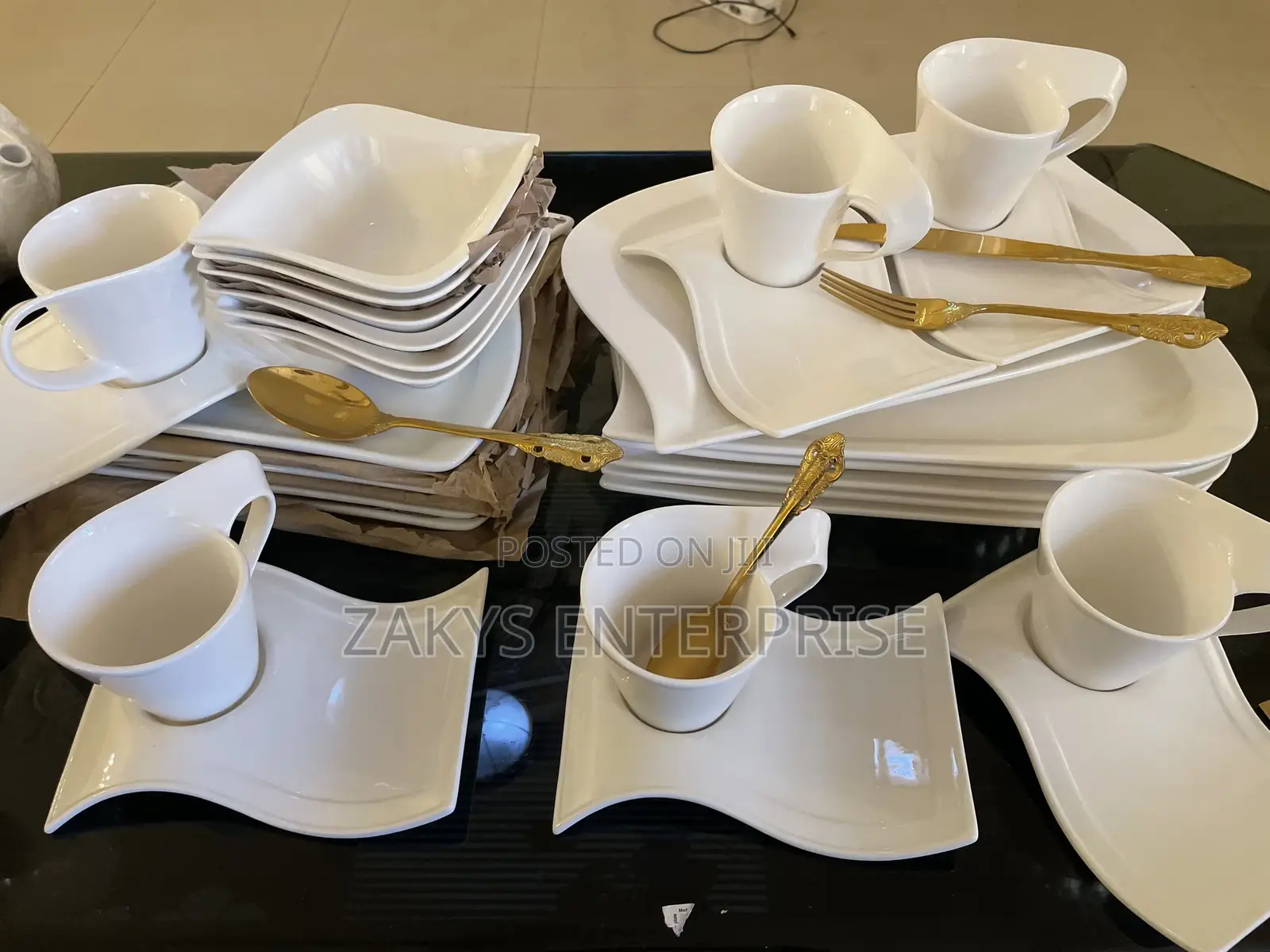 Luxury Curvy Dinnerset 30pcs