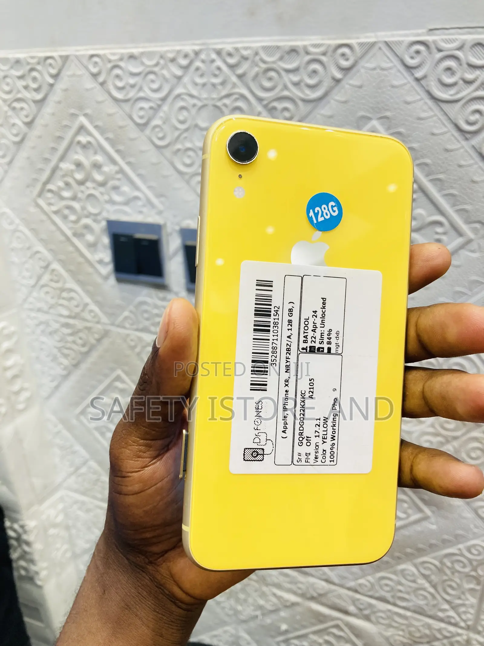New Apple iPhone XR 128 GB Yellow