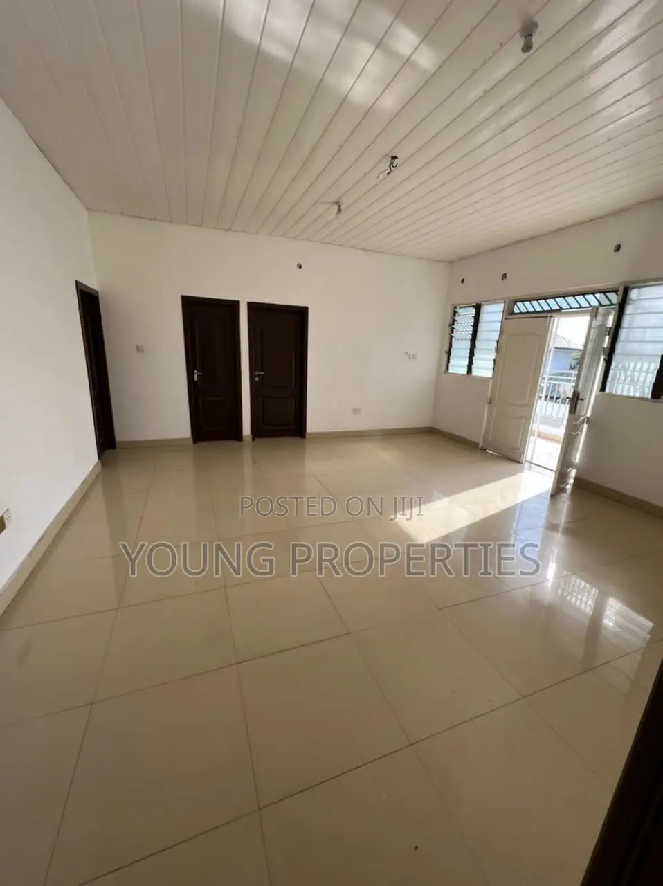 3bdrm Apartment in Awoshie Onyinase for rent